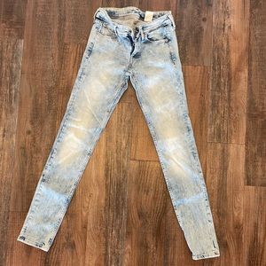 H&M bleached look skinny Jeans